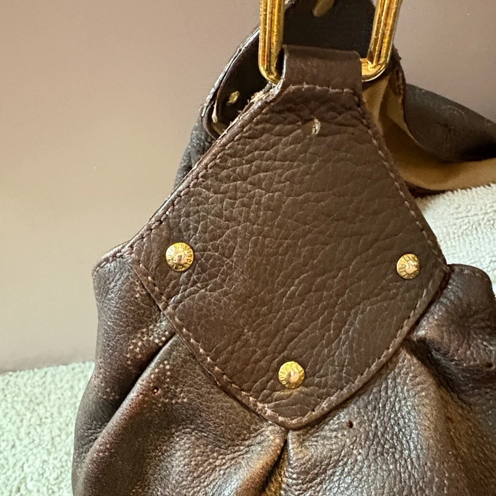 Authentic Louis Vuitton Mahina Boho In Elephant Gris - Picture 11 of 16